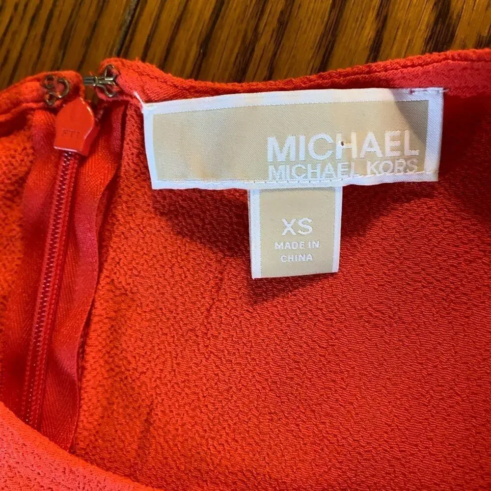 Michael Kors Short Sleeve Peplum Back Top Sz XS-FITS SIZE 6 Perfectly!